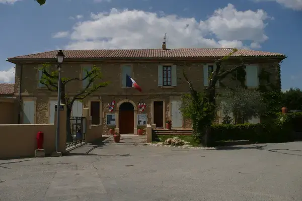 Monte Escalier 26 Monte escalier Mérindol-les-Oliviers